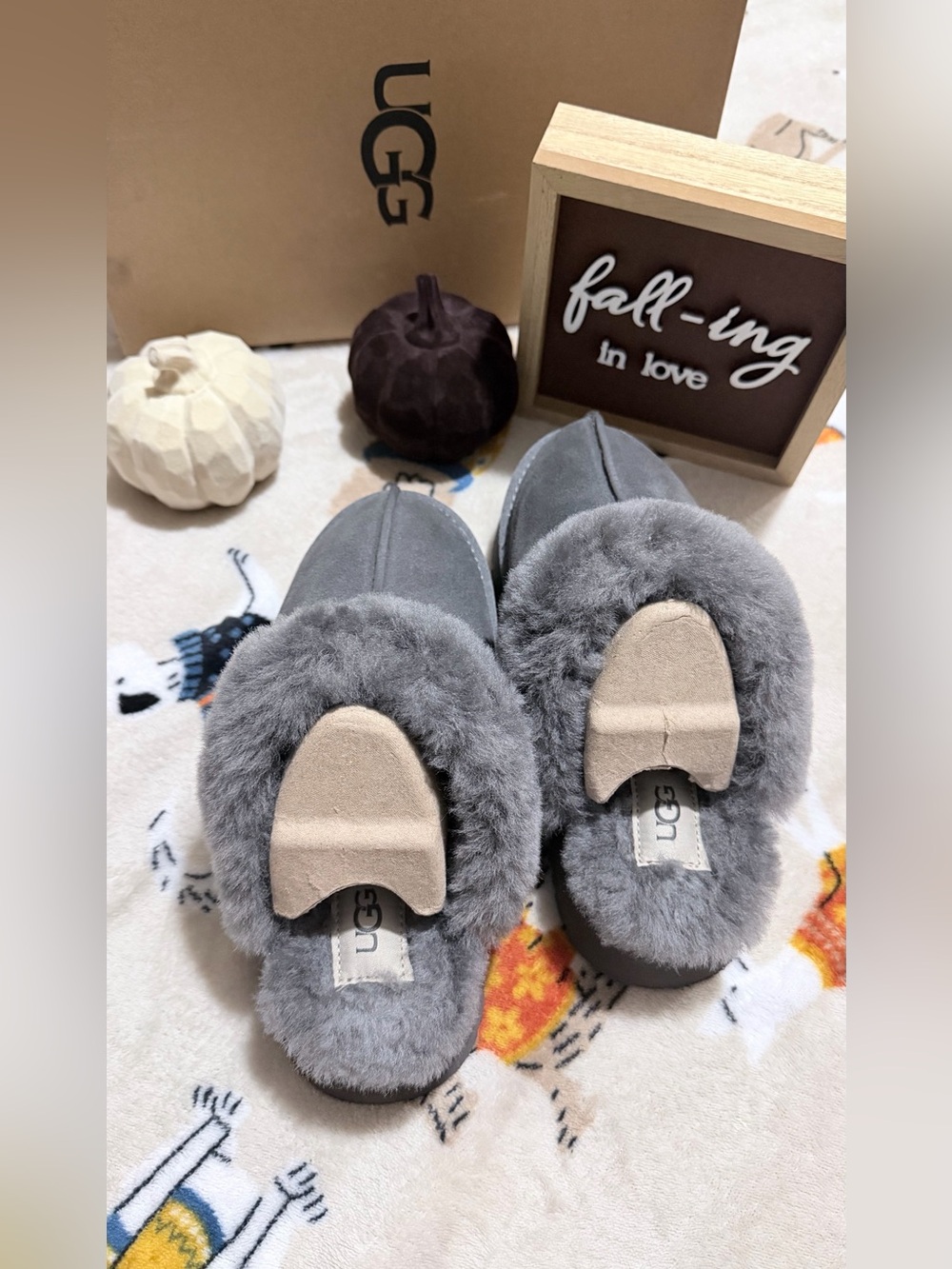 Price drop!! UGG Women's Gray Suede Shearling Slip-On Slippers - Picture 2 of 10